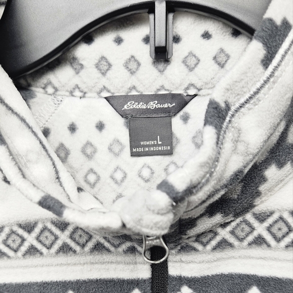 Women's Pullover - Picture 7 of 8